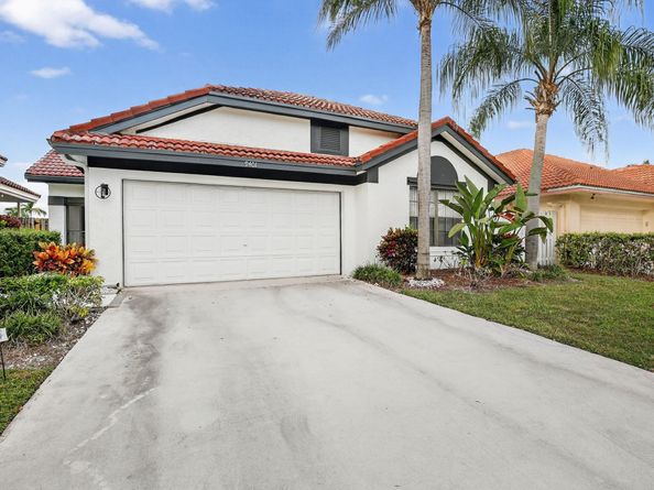 9401 NW 18th Dr, Plantation FL 33322