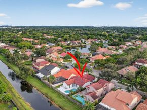 9401 NW 18th Dr, Plantation FL 33322