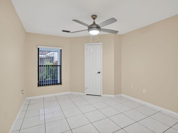 9401 NW 18th Dr, Plantation FL 33322