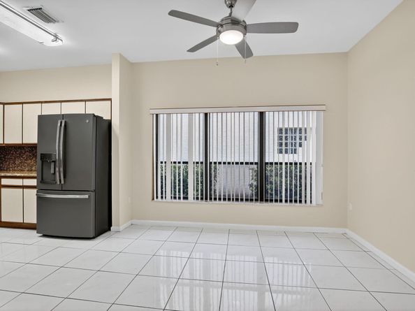 9401 NW 18th Dr, Plantation FL 33322