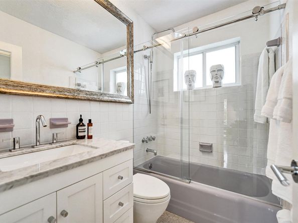 3370 NE 17th Ave, Oakland Park FL 33334