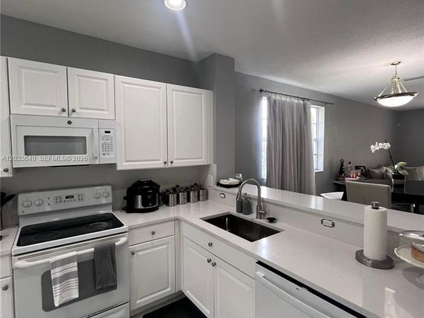 681 NW 42nd Avenue, Plantation FL 33317