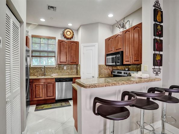 3213 NE 5th St #202, Pompano Beach FL 33062