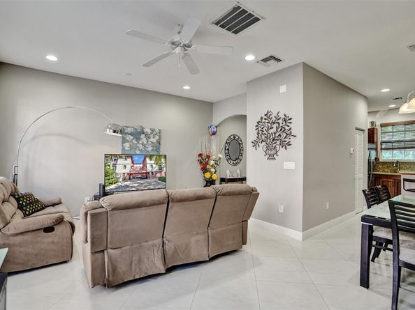 3213 NE 5th St #202, Pompano Beach FL 33062