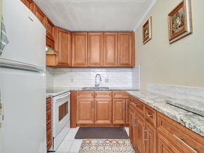 400 Village Green Circle W 212, Palm Springs FL 33461
