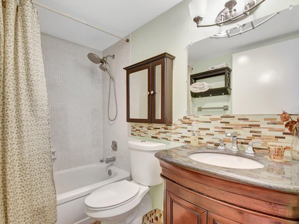 400 Village Green Circle W 212, Palm Springs FL 33461