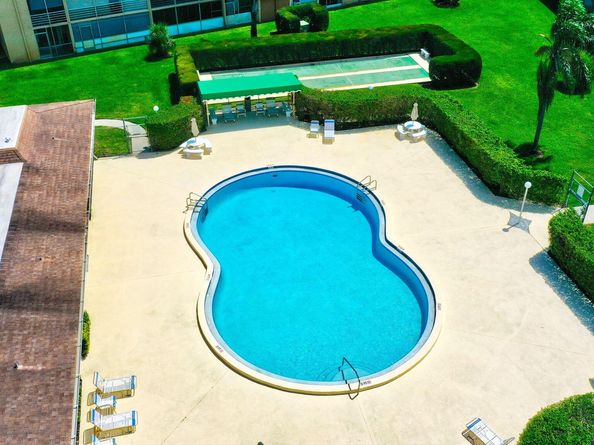 400 Village Green Circle W 212, Palm Springs FL 33461