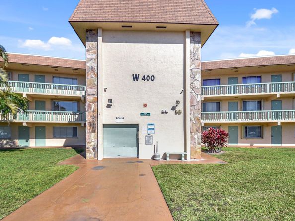 400 Village Green Circle W 212, Palm Springs FL 33461