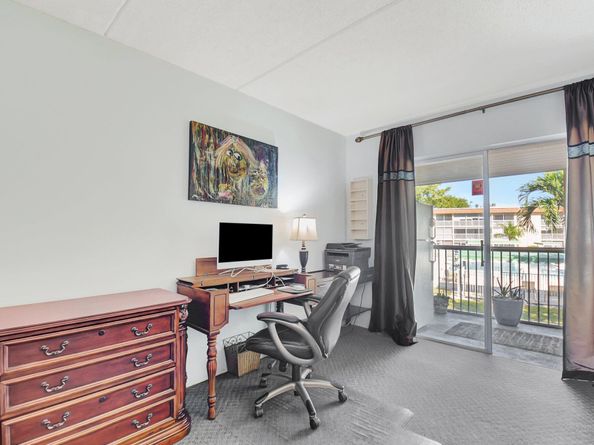 400 Village Green Circle W 212, Palm Springs FL 33461