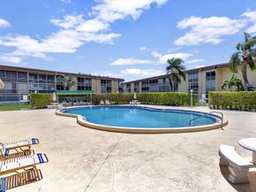 400 Village Green Circle W 212, Palm Springs FL 33461