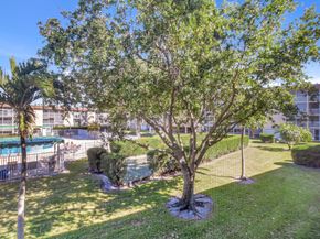 400 Village Green Circle W 212, Palm Springs FL 33461