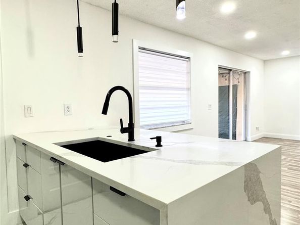 3005 1/2 NW 68th St 9D, Fort Lauderdale FL 33309