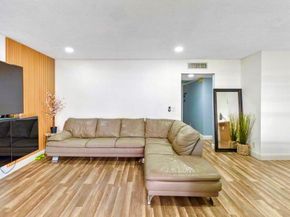 3005 1/2 NW 68th St 9D, Fort Lauderdale FL 33309