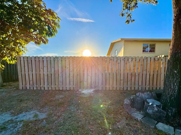 3005 1/2 NW 68th St 9D, Fort Lauderdale FL 33309