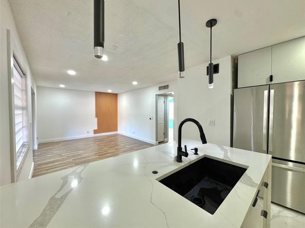 3005 1/2 NW 68th St 9D, Fort Lauderdale FL 33309