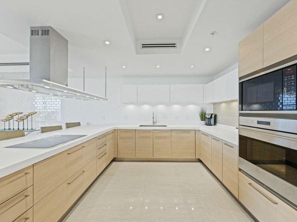 17301 Biscayne Boulevard 707, North Miami Beach FL 33160