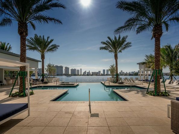 17301 Biscayne Boulevard 707, North Miami Beach FL 33160