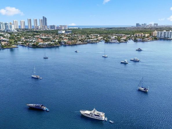 17301 Biscayne Boulevard 707, North Miami Beach FL 33160