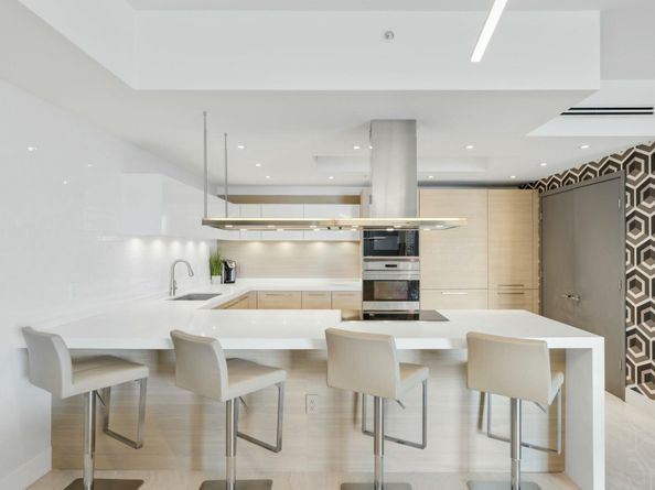 17301 Biscayne Boulevard 707, North Miami Beach FL 33160