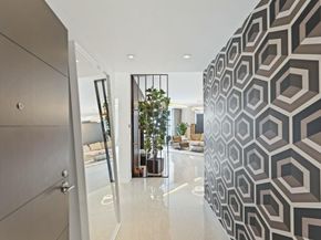 17301 Biscayne Boulevard 707, North Miami Beach FL 33160