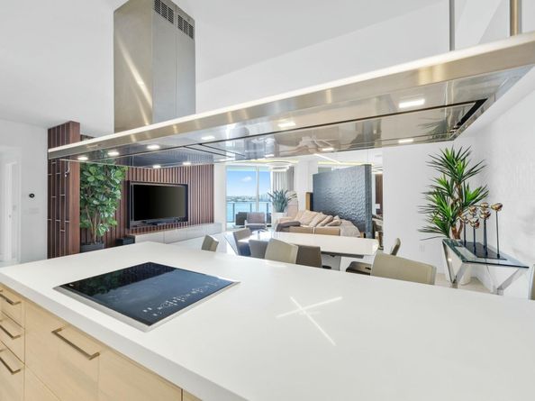 17301 Biscayne Boulevard 707, North Miami Beach FL 33160