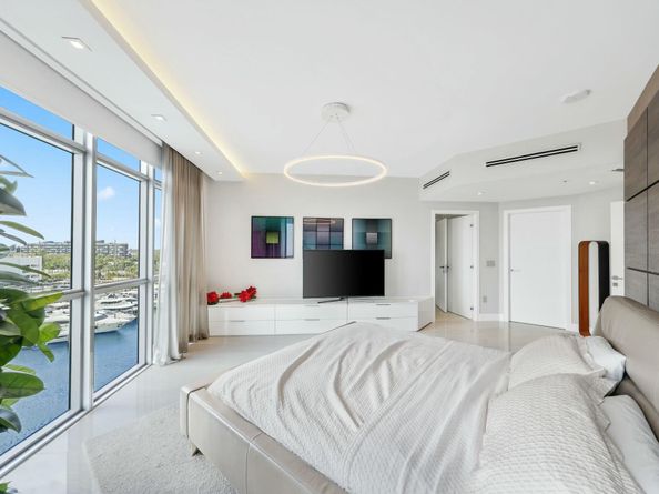 17301 Biscayne Boulevard 707, North Miami Beach FL 33160