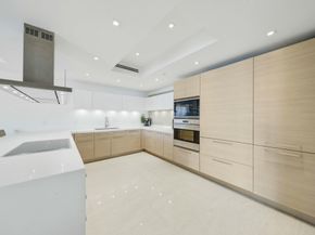 17301 Biscayne Boulevard 707, North Miami Beach FL 33160