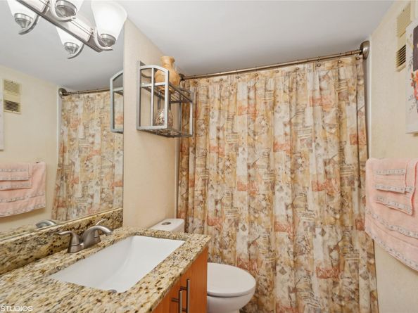 3940 Inverrary Blvd 403A, Lauderhill FL 33319