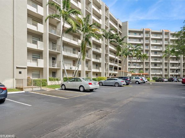 3940 Inverrary Blvd 403A, Lauderhill FL 33319