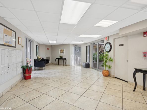 3940 Inverrary Blvd 403A, Lauderhill FL 33319