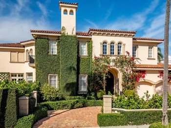 401 Chilean Avenue
