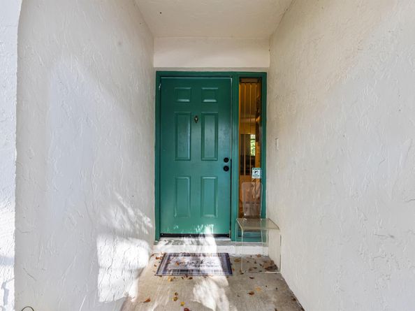 24 W Lexington Lane W C, Palm Beach Gardens FL 33418