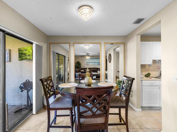 24 W Lexington Lane W C, Palm Beach Gardens FL 33418
