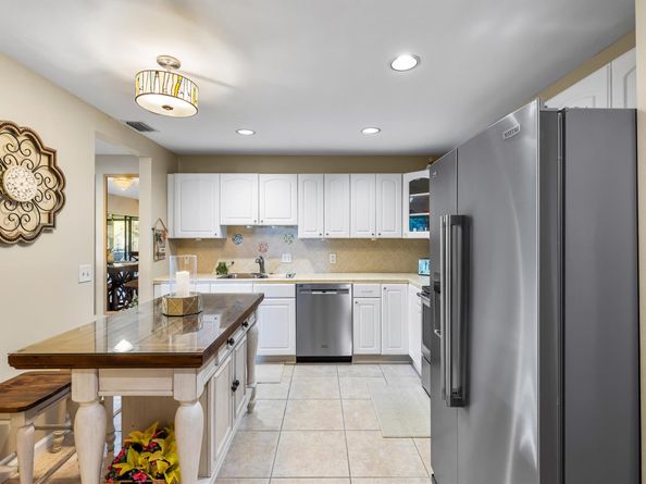 24 W Lexington Lane W C, Palm Beach Gardens FL 33418