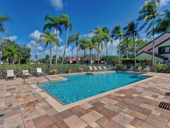 24 W Lexington Lane W C, Palm Beach Gardens FL 33418