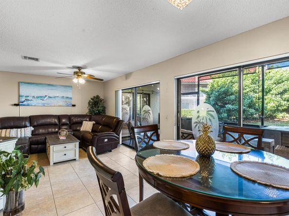 24 W Lexington Lane W C, Palm Beach Gardens FL 33418