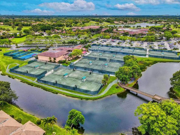 24 W Lexington Lane W C, Palm Beach Gardens FL 33418