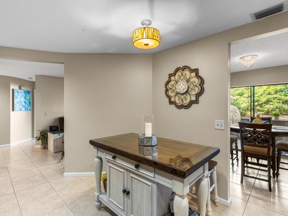 24 W Lexington Lane W C, Palm Beach Gardens FL 33418