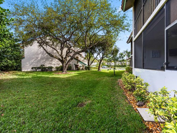 24 W Lexington Lane W C, Palm Beach Gardens FL 33418