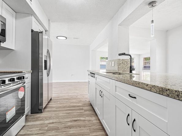 2871 NW 18TH Ct, Fort Lauderdale FL 33311