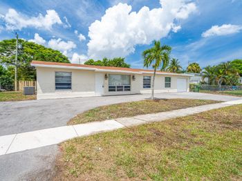 2871 NW 18TH Ct