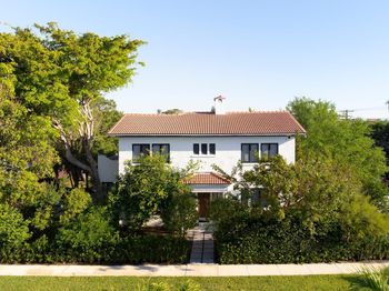 1629 S Lakeside Drive