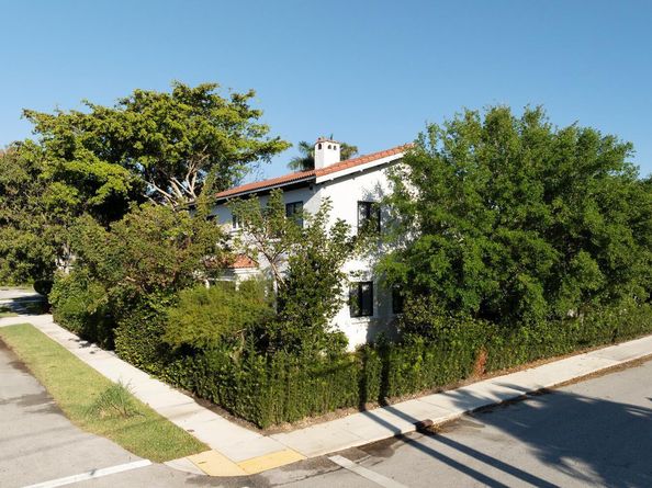 1629 S Lakeside Drive, Lake Worth Beach FL 33460
