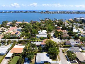 1629 S Lakeside Drive, Lake Worth Beach FL 33460