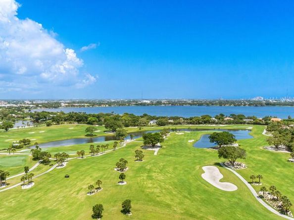 1900 Consulate Place 2001, West Palm Beach FL 33401