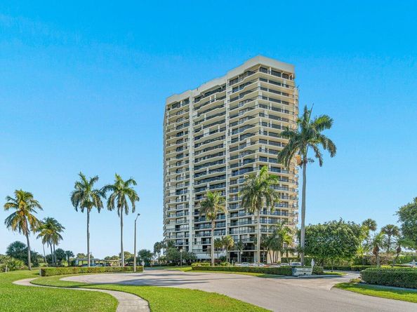 1900 Consulate Place 2001, West Palm Beach FL 33401
