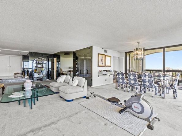 1900 Consulate Place 2001, West Palm Beach FL 33401