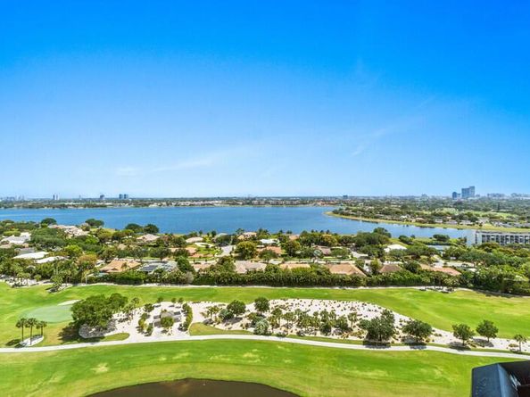 1900 Consulate Place 2001, West Palm Beach FL 33401