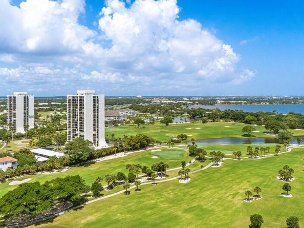 1900 Consulate Place 2001, West Palm Beach FL 33401