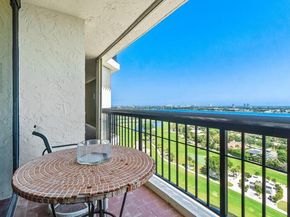 1900 Consulate Place 2001, West Palm Beach FL 33401